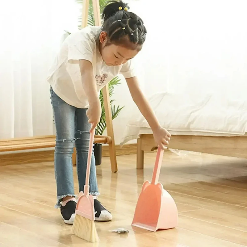 ไม้กวาดและที่โกยผงสำหรับเด็กเล - Kids Outdoor Broom บทวิจารณ์และราคา